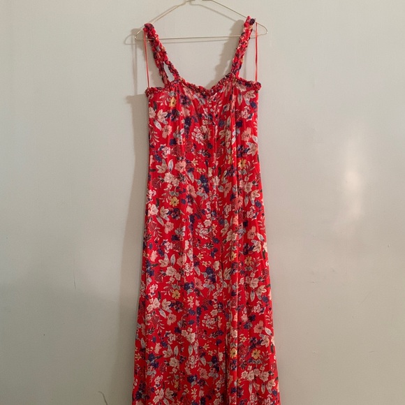 Chic Red Floral Midi Dress - Picture 6 of 11